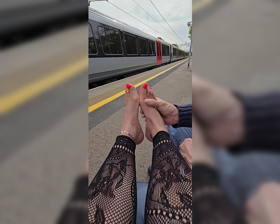 FeetBySherri aka feetbysherri OnlyFans - Having my feet massaged at the train station