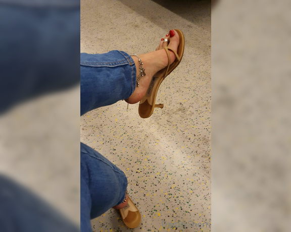 FeetBySherri aka feetbysherri OnlyFans - Train tease