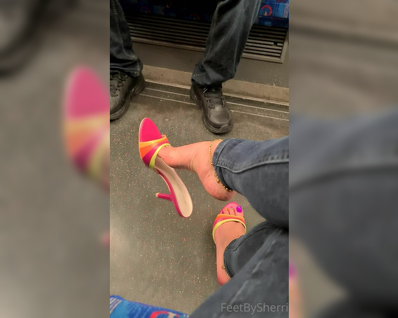 FeetBySherri aka feetbysherri OnlyFans - Rainbow toes and beautiful shoes