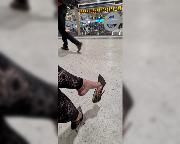 FeetBySherri aka feetbysherri OnlyFans - Shoe dangling at Liverpool Street station