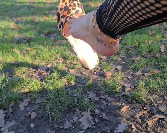 FeetBySherri aka feetbysherri OnlyFans - Dangling in the park on a winters day