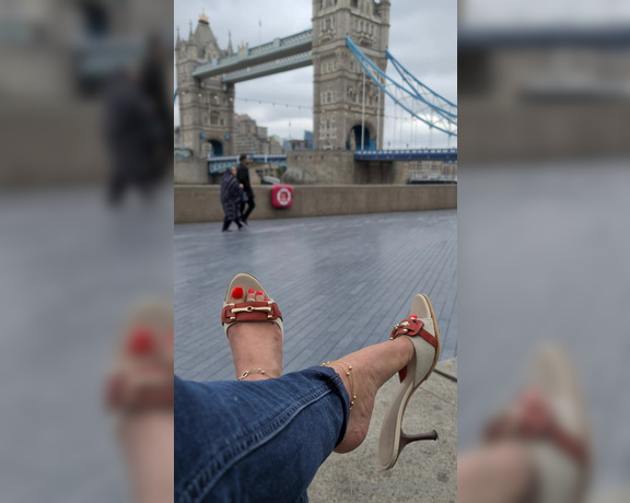 FeetBySherri aka feetbysherri OnlyFans - Admiring the beauty of London