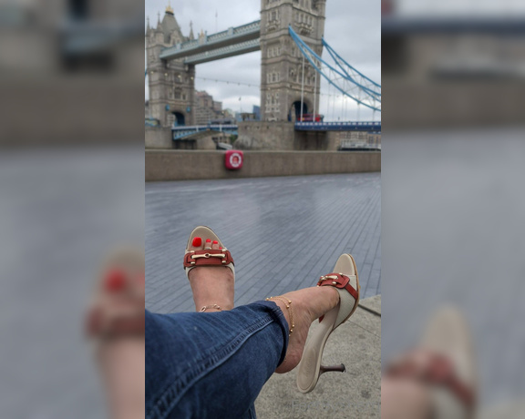 FeetBySherri aka feetbysherri OnlyFans - Admiring the beauty of London