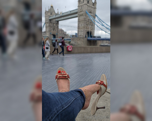 FeetBySherri aka feetbysherri OnlyFans - Admiring the beauty of London