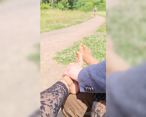 FeetBySherri aka feetbysherri OnlyFans - Sundays are for foot massages in the park