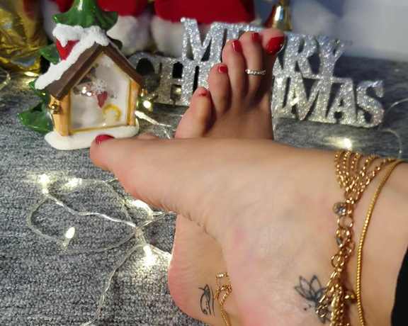 FeetBySherri aka feetbysherri OnlyFans - Christmas 2020!