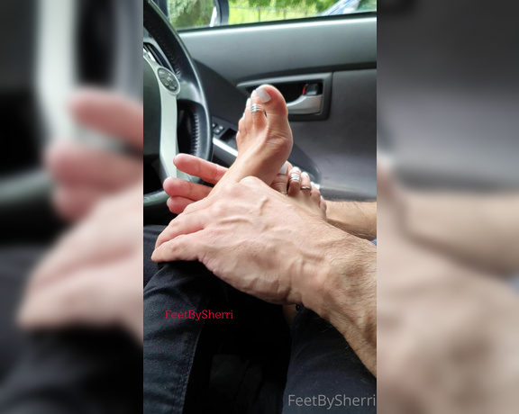 FeetBySherri aka feetbysherri OnlyFans - A sensual foot massage between friends