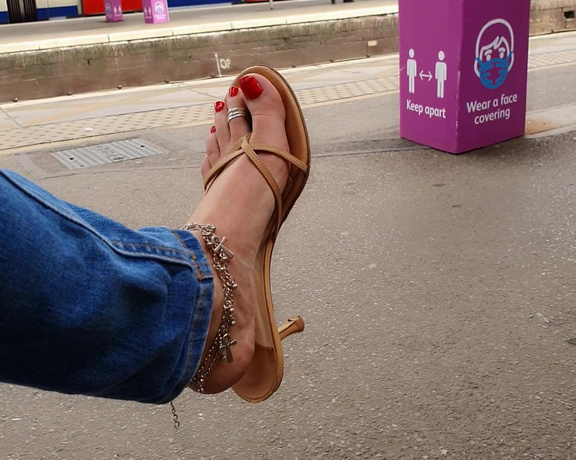 FeetBySherri aka feetbysherri OnlyFans - Train platform tease