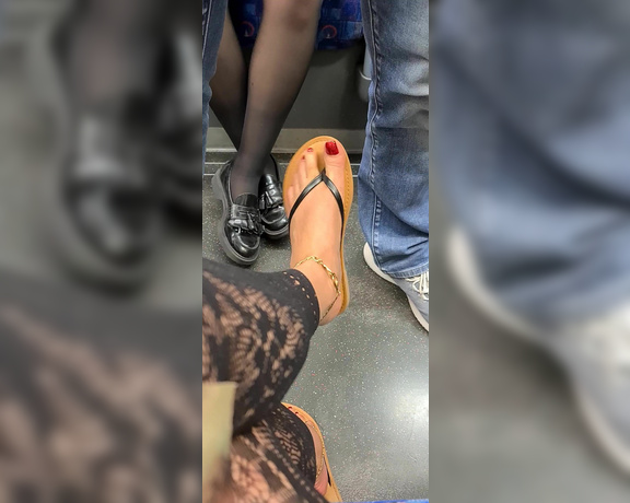 FeetBySherri aka feetbysherri OnlyFans - Tapping my flip flops on the London Underground