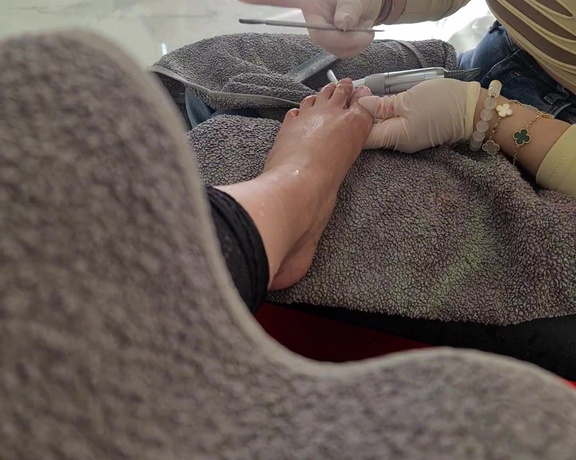 FeetBySherri aka feetbysherri OnlyFans - Pedi time