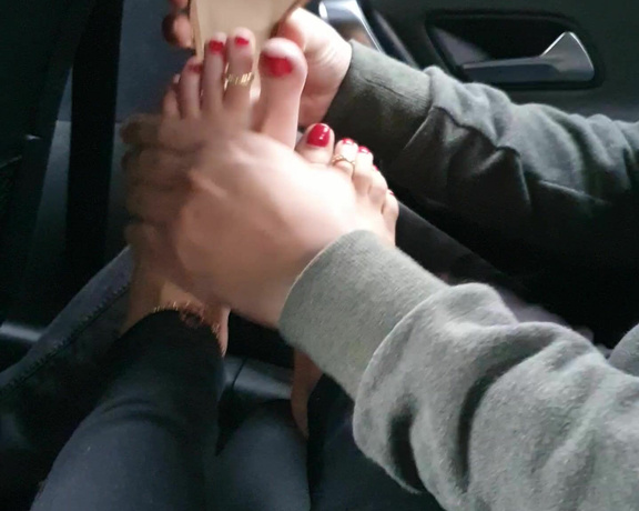 FeetBySherri aka feetbysherri OnlyFans - Hubby foot worship