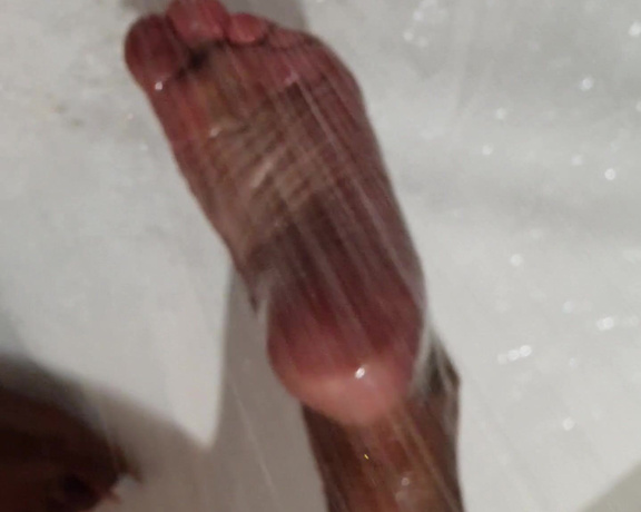 FeetBySherri aka feetbysherri OnlyFans - Shower time!