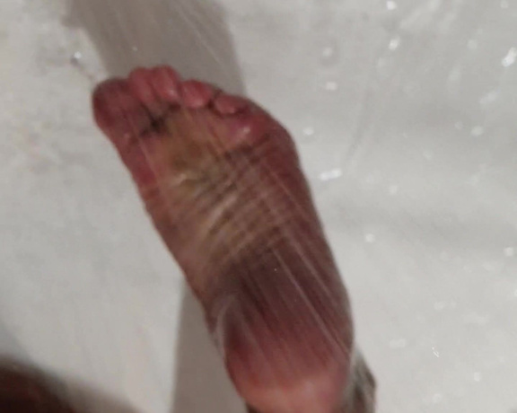 FeetBySherri aka feetbysherri OnlyFans - Shower time!