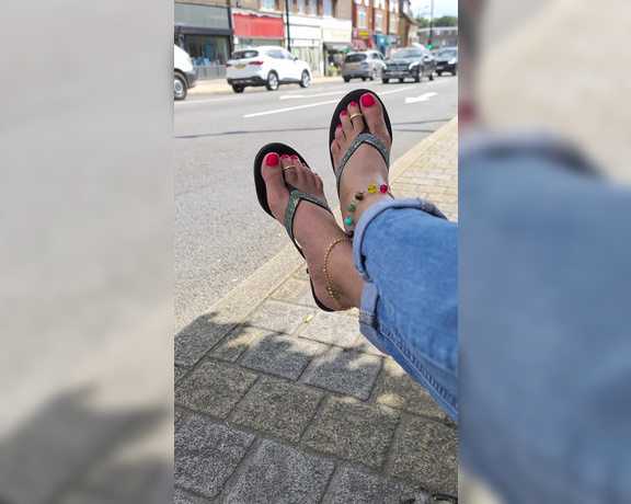 FeetBySherri aka feetbysherri OnlyFans - On the High Street