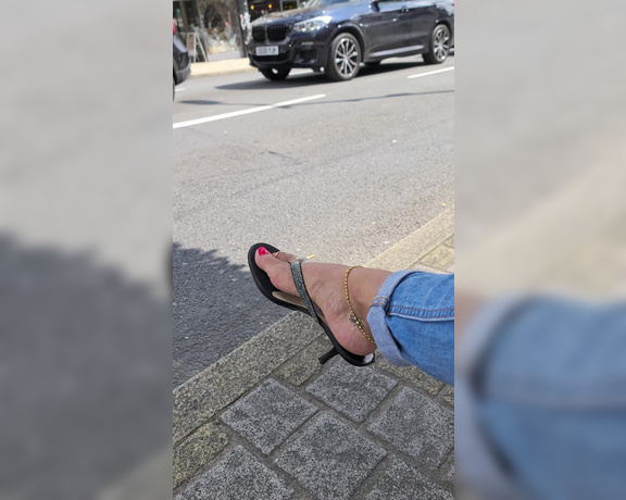 FeetBySherri aka feetbysherri OnlyFans - On the High Street