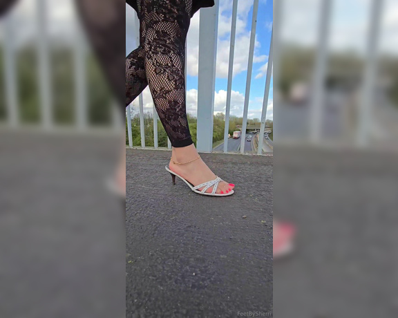 FeetBySherri aka feetbysherri OnlyFans - Walking on a sunny day