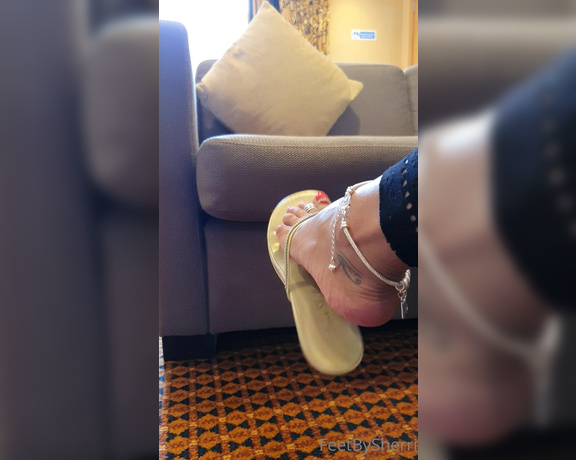 FeetBySherri aka feetbysherri OnlyFans - Hotel Lounging