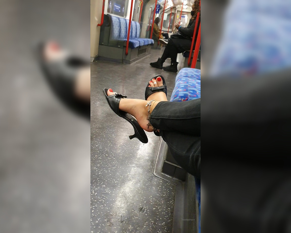 FeetBySherri aka feetbysherri OnlyFans - Central Line