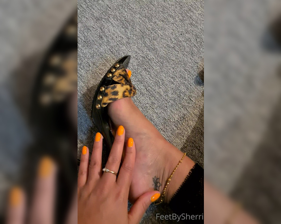 FeetBySherri aka feetbysherri OnlyFans - I these Guess mules