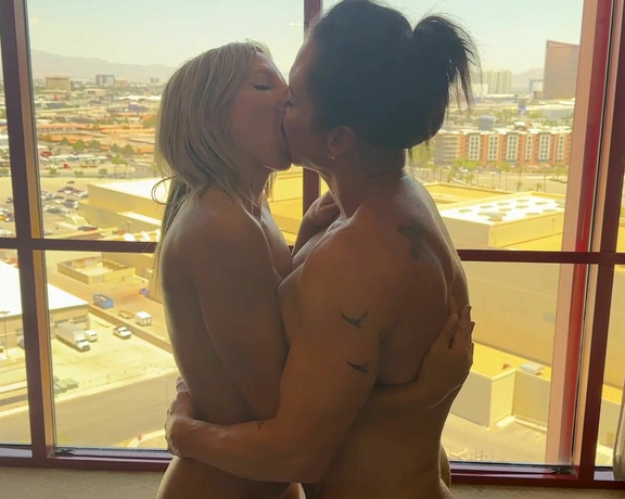 Kandy Legs aka kandylegsxxx OnlyFans - Lifting and carrying with Lora Cross as I finish her by eating her sweet pussy