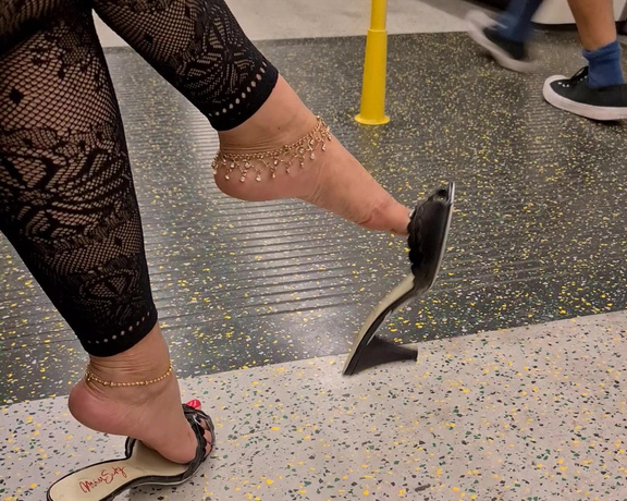 FeetBySherri aka feetbysherri OnlyFans - Teasing again on London Underground  District Line