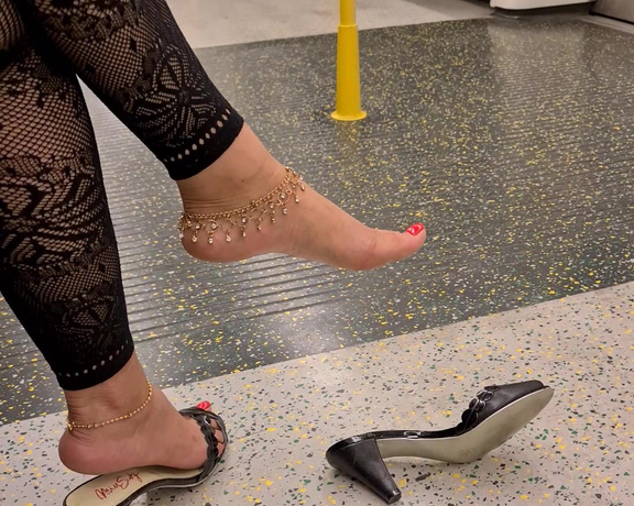 FeetBySherri aka feetbysherri OnlyFans - Teasing again on London Underground  District Line