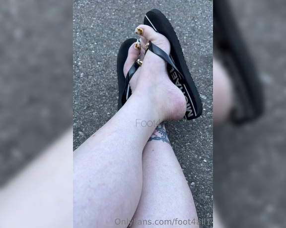 Goddess Ashley aka foot4all1 OnlyFans - Took a smoke break to go watch the summer snow” float in the air, but