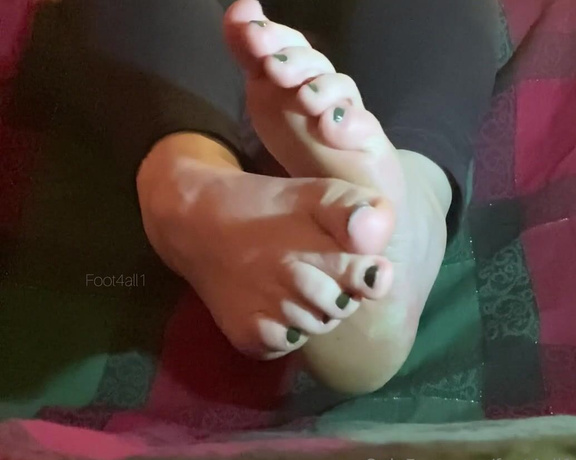 Goddess Ashley aka foot4all1 OnlyFans - Day 8 of Christmas! How’s the view down there