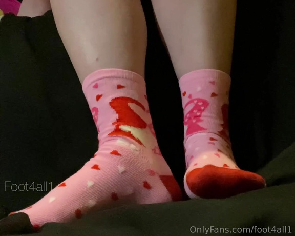 Goddess Ashley aka foot4all1 OnlyFans - V Day 6 UR HOT” sock removal!