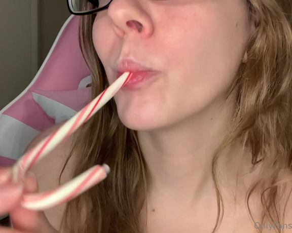 Jennaize aka jennaize OnlyFans - Candy cane licking why isnt there a candy cane emoji )