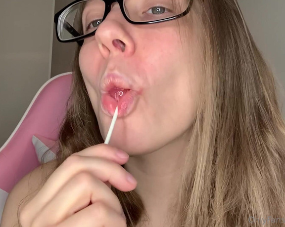 Jennaize aka jennaize OnlyFans - Lollipop licking and counting down from 80 for you