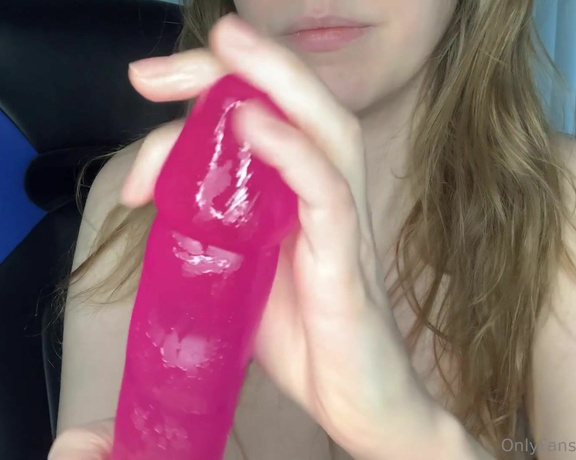 Jennaize aka jennaize OnlyFans - Stroking a pink dildo with lube