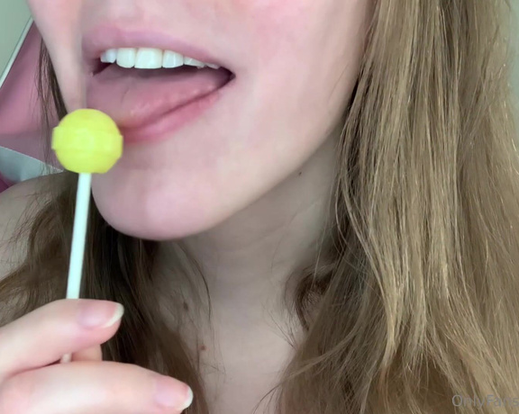 Jennaize aka jennaize OnlyFans - Lollipop licking + counting down from 55