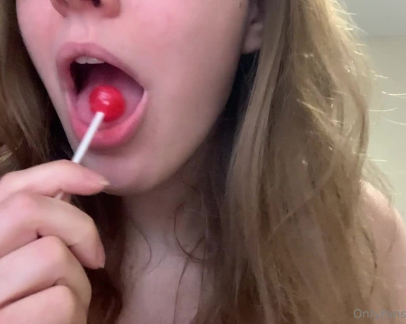 Jennaize aka jennaize OnlyFans - Lollipop licking + counting down from 65