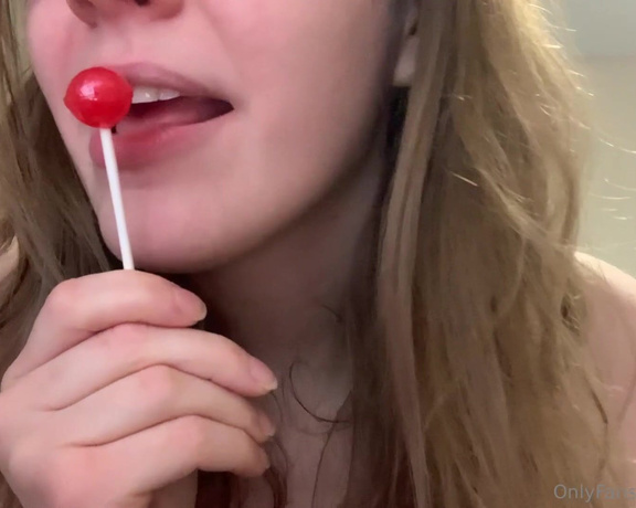 Jennaize aka jennaize OnlyFans - Lollipop licking + counting down from 65