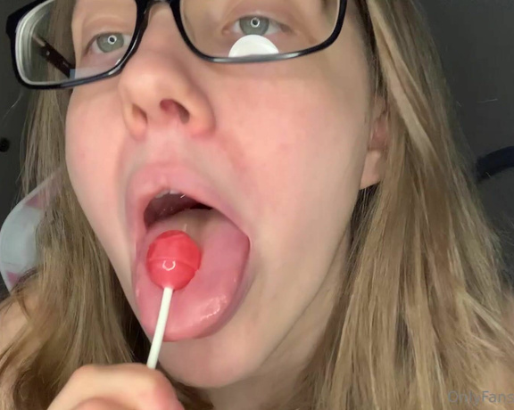 Jennaize aka jennaize OnlyFans - Counting down from 30 for you joi while licking a lollipop