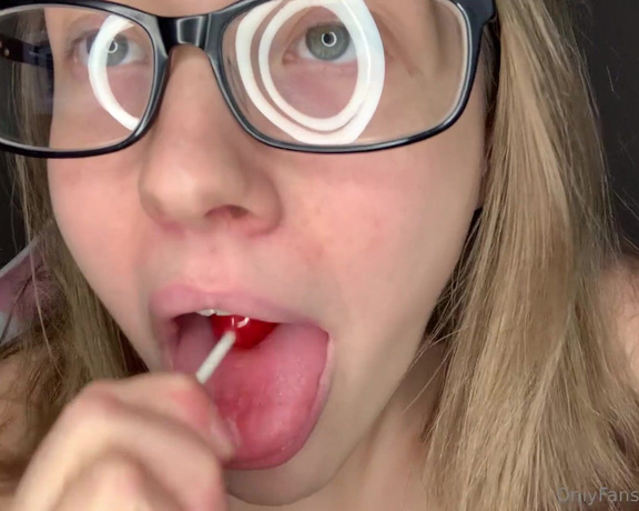 Jennaize aka jennaize OnlyFans - Count down from 40 joi + red lollipop licking