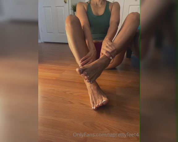 Laprettyfeet4 aka laprettyfeet4 OnlyFans - My powerful feet weakening you on purpose