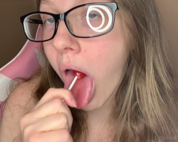 Jennaize aka jennaize OnlyFans - Lollipop licking + counting down from 60 joi