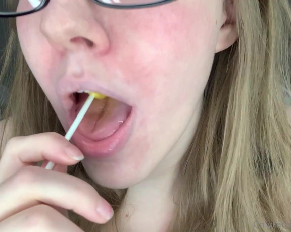 Jennaize aka jennaize OnlyFans - Lollipop licking + counting down from 45