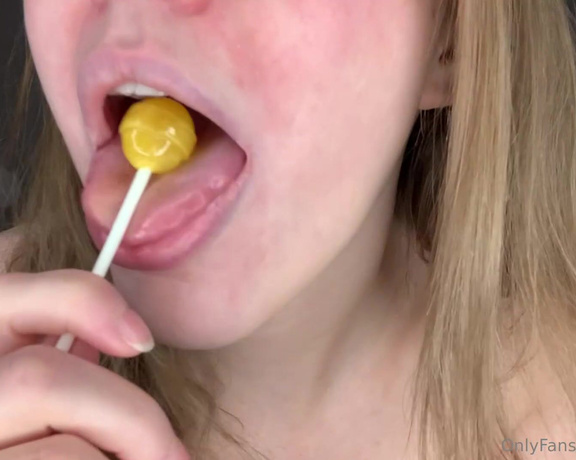 Jennaize aka jennaize OnlyFans - Lollipop licking + counting down from 45