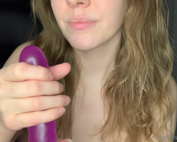 Jennaize aka jennaize OnlyFans - Stroking a purple dildo