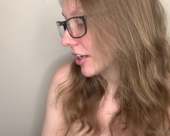 Jennaize aka jennaize OnlyFans - New toy! Watch the video, and then DM me if youre interested!