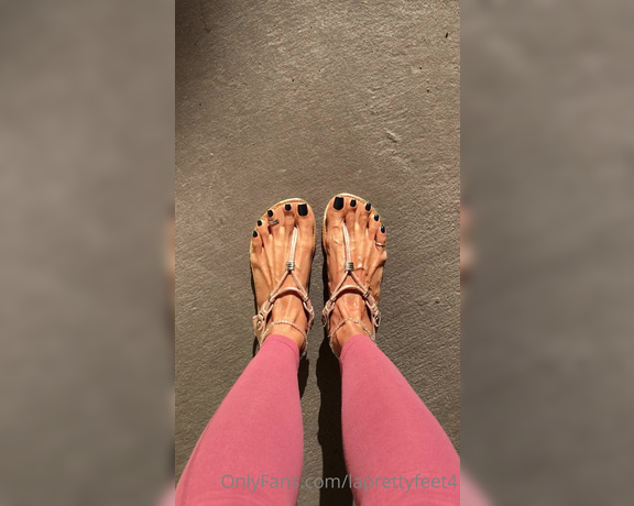 Laprettyfeet4 aka laprettyfeet4 OnlyFans - More veins