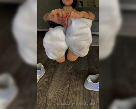 Laprettyfeet4 aka laprettyfeet4 OnlyFans - Take a sniff,,