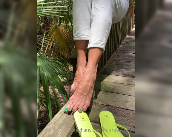 Laprettyfeet4 aka laprettyfeet4 OnlyFans - Nature soles and toes