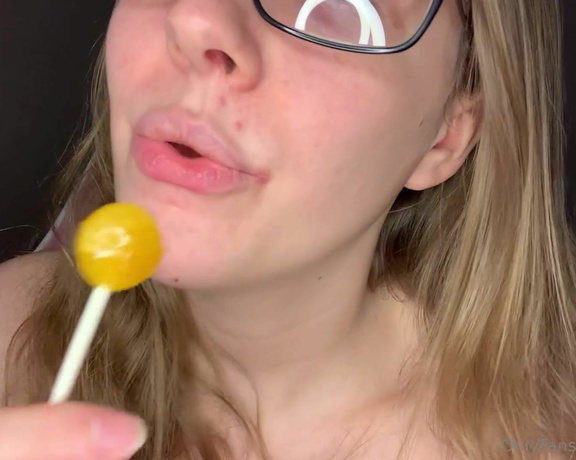 Jennaize aka jennaize OnlyFans - Lollipop licks and counting down from 90 for you