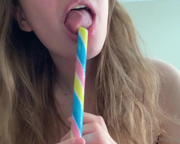 Jennaize aka jennaize OnlyFans - Candy cane lickingsucking