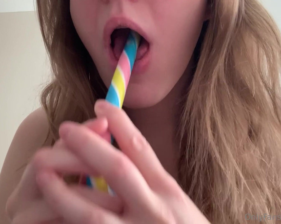 Jennaize aka jennaize OnlyFans - Candy cane lickingsucking