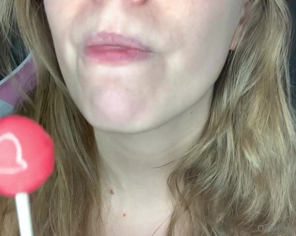 Jennaize aka jennaize OnlyFans - 10 Minute Lollipop LickingSucking Video